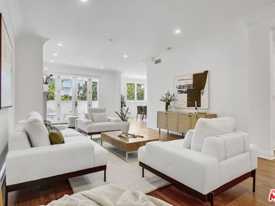 261 S Reeves Dr Unit 201, Beverly Hills, CA, 90212