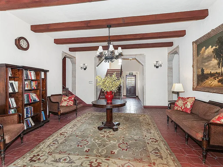 118 Carr Dr. — Photo 7