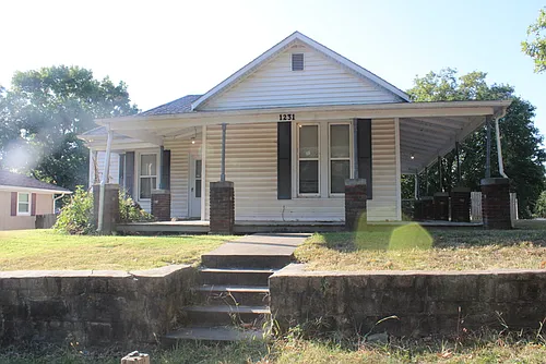 1231 Kickapoo St Photo 1