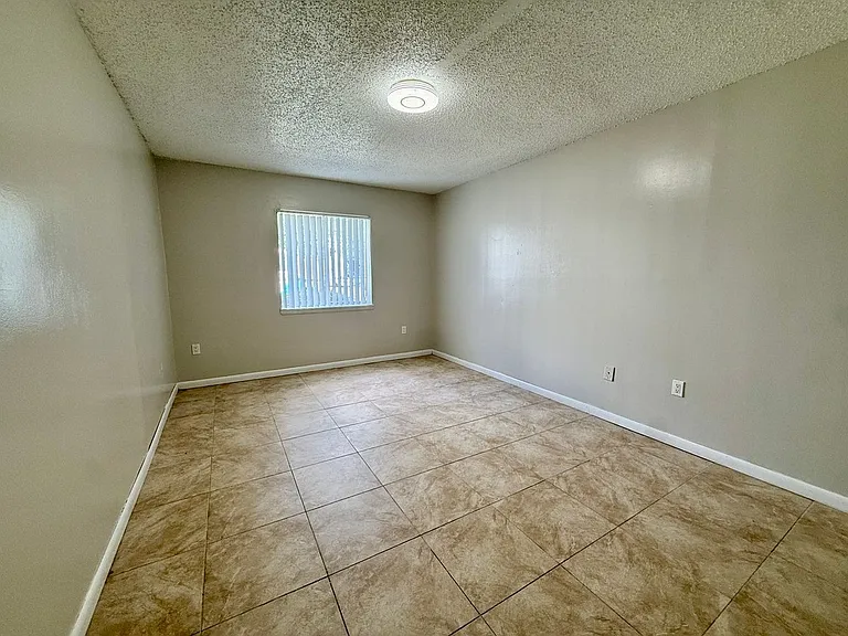4115 S Semoran Blvd #11 — Photo 4