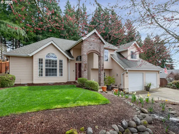 318 NW Meadows Dr, McMinnville, OR 97128