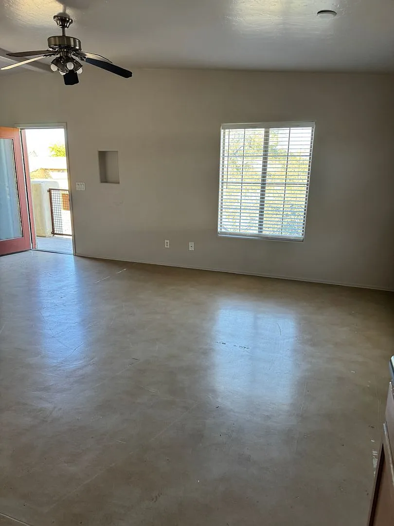 3 bedroom 2 bath - Available now — Photo 4