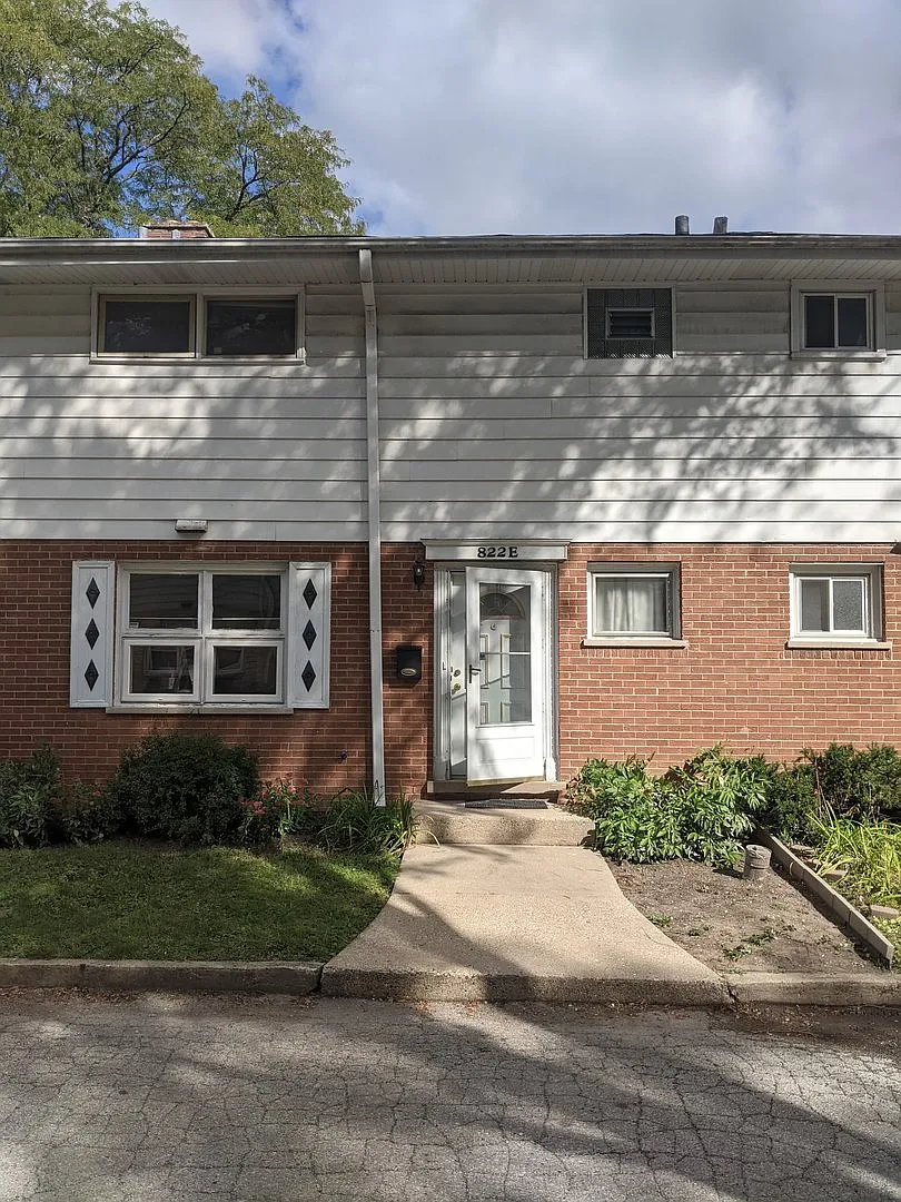3 bed, 1.5 bath, 1238 sqft, $2,750 — Photo 1