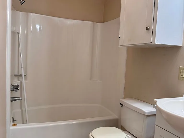 445 City View St — Photo 14