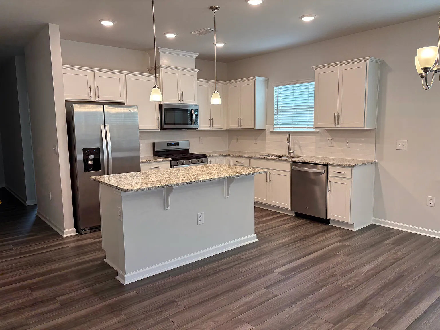 4 bed, 1702 sqft, $2,350 — Photo 4