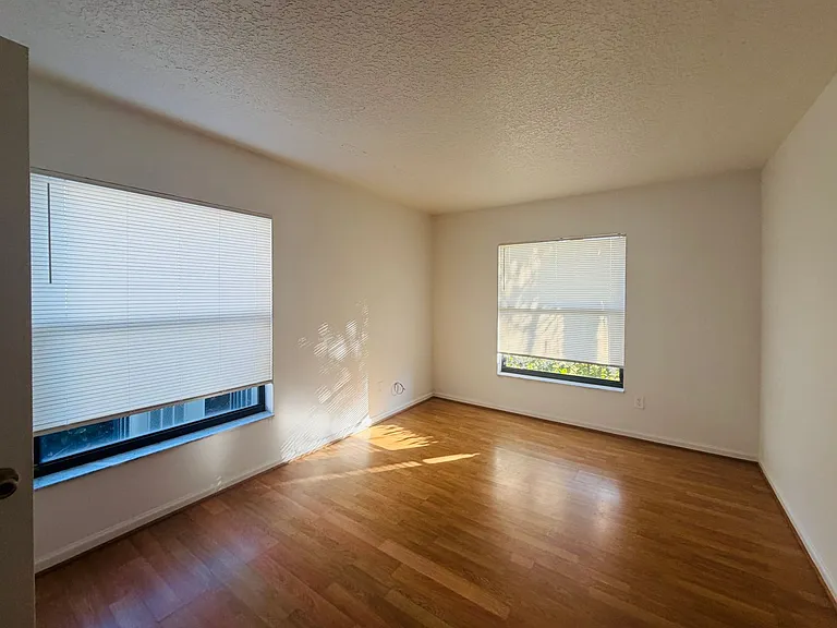 1114 S Pine Ridge Cir #D1 — Photo 11