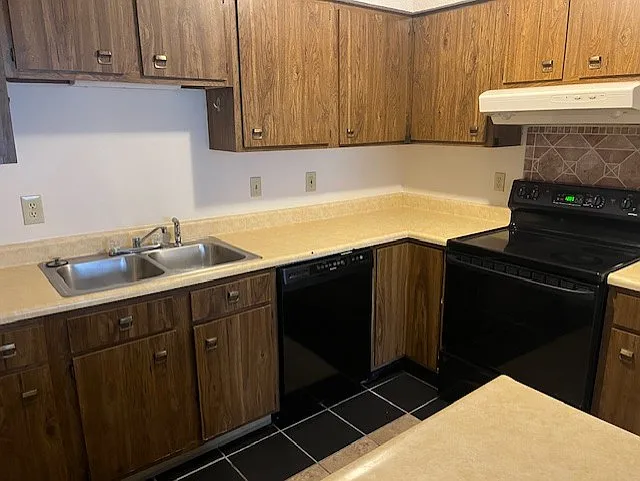 302 N Penfield St #4 — Photo 10
