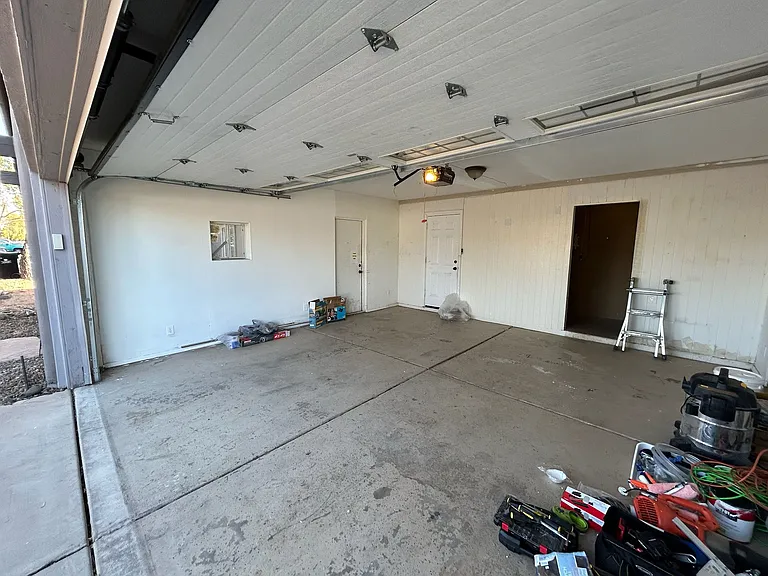 2933 W Muriel Dr — Photo 42