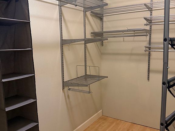 5th image of 831 Weaver Rd #1