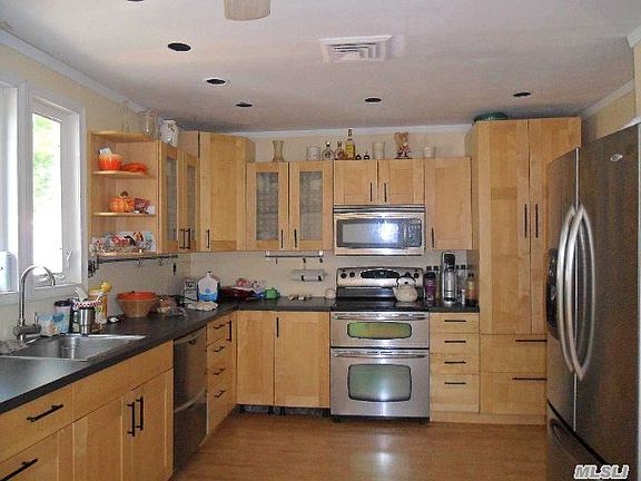 3rd image of 15 South St
