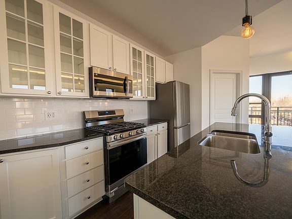 4th image of 4020 N Damen Ave Unit 405