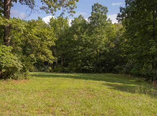 11 Farmington Dr, Staunton, VA 24401