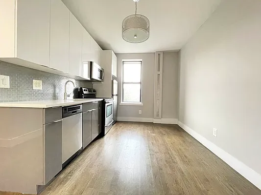 Rented by Bruma Realty LLC | media 16