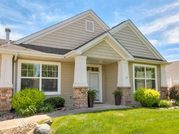 8342 Cody Dr, West Des Moines, IA 50266