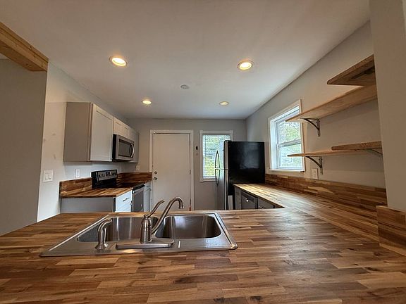 2nd image of 2336 Boxwood Ln