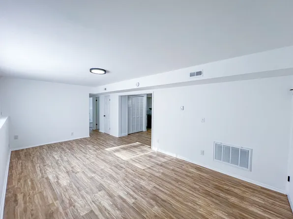 1822 Academy St #1, Kalamazoo, MI 49006