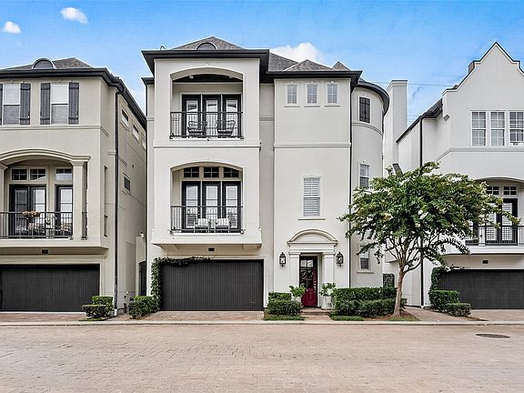 3rd image of 10929 Upland Park