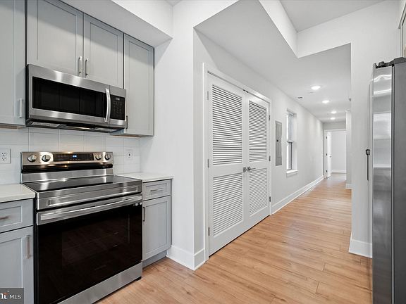 5th image of 807 Corinthian Ave Floor 2