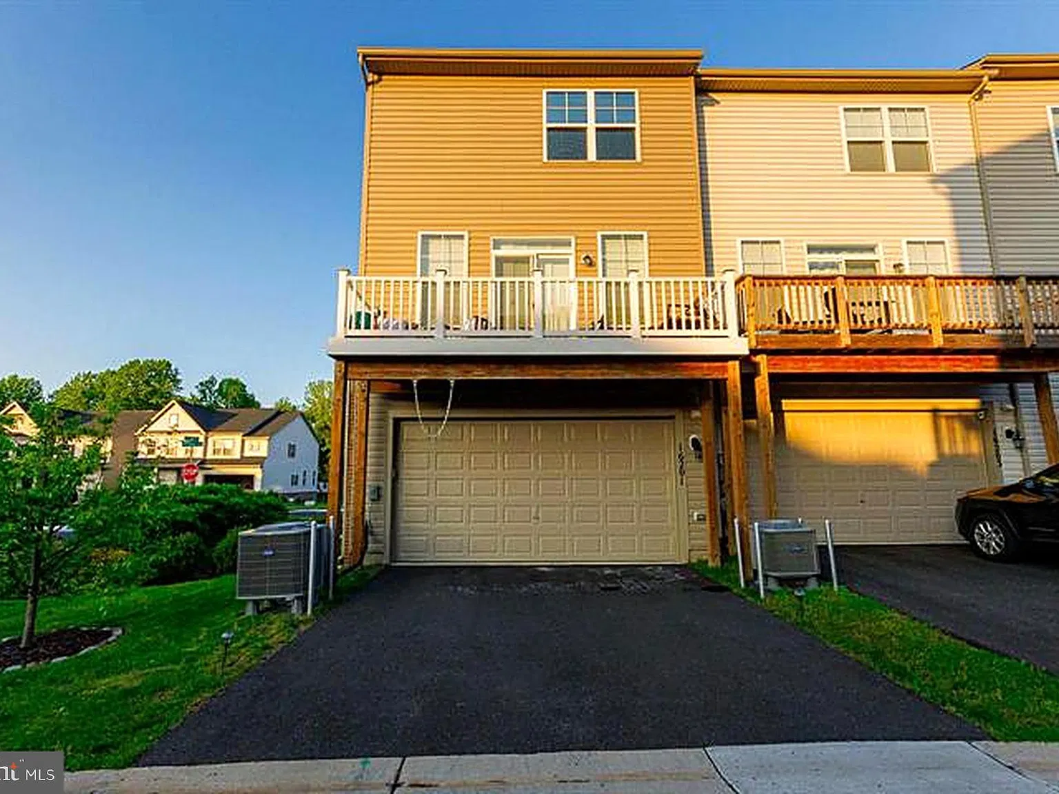 3 bed, 4.0 bath, 1953 sqft, $3,550 — Photo 4