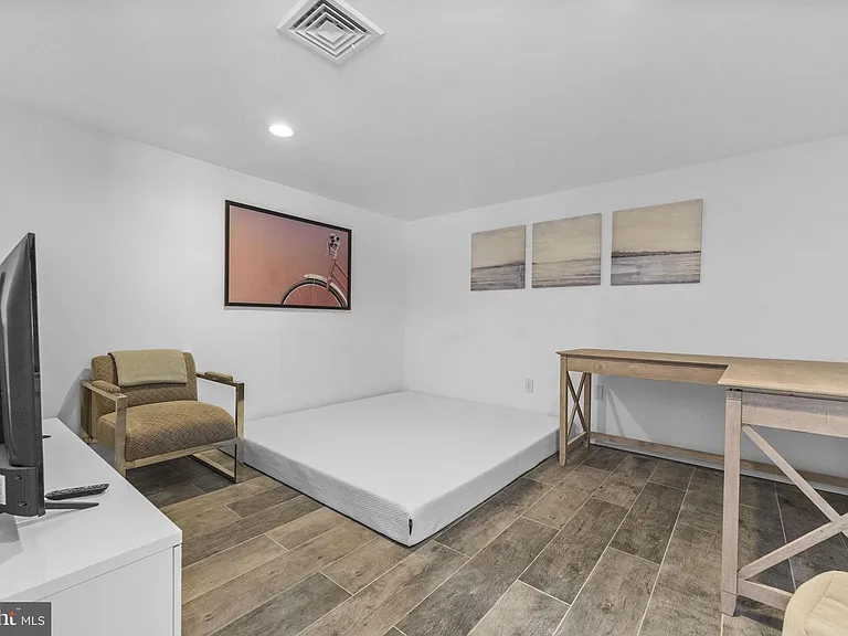 191 Lakeshore Dr — Photo 19