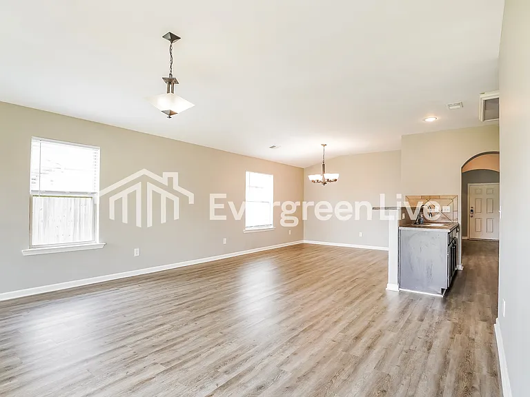 12602 Downing Dr — Photo 6