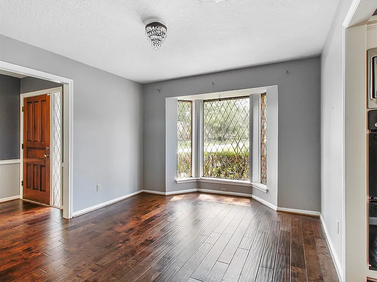 22418 Prince George St — Photo 13