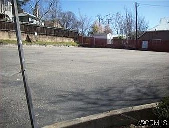 2nd image of 250 N Main St