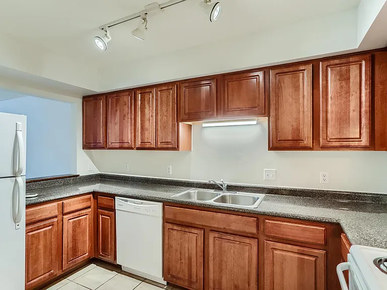Village Plaza Apartments — Photo 7