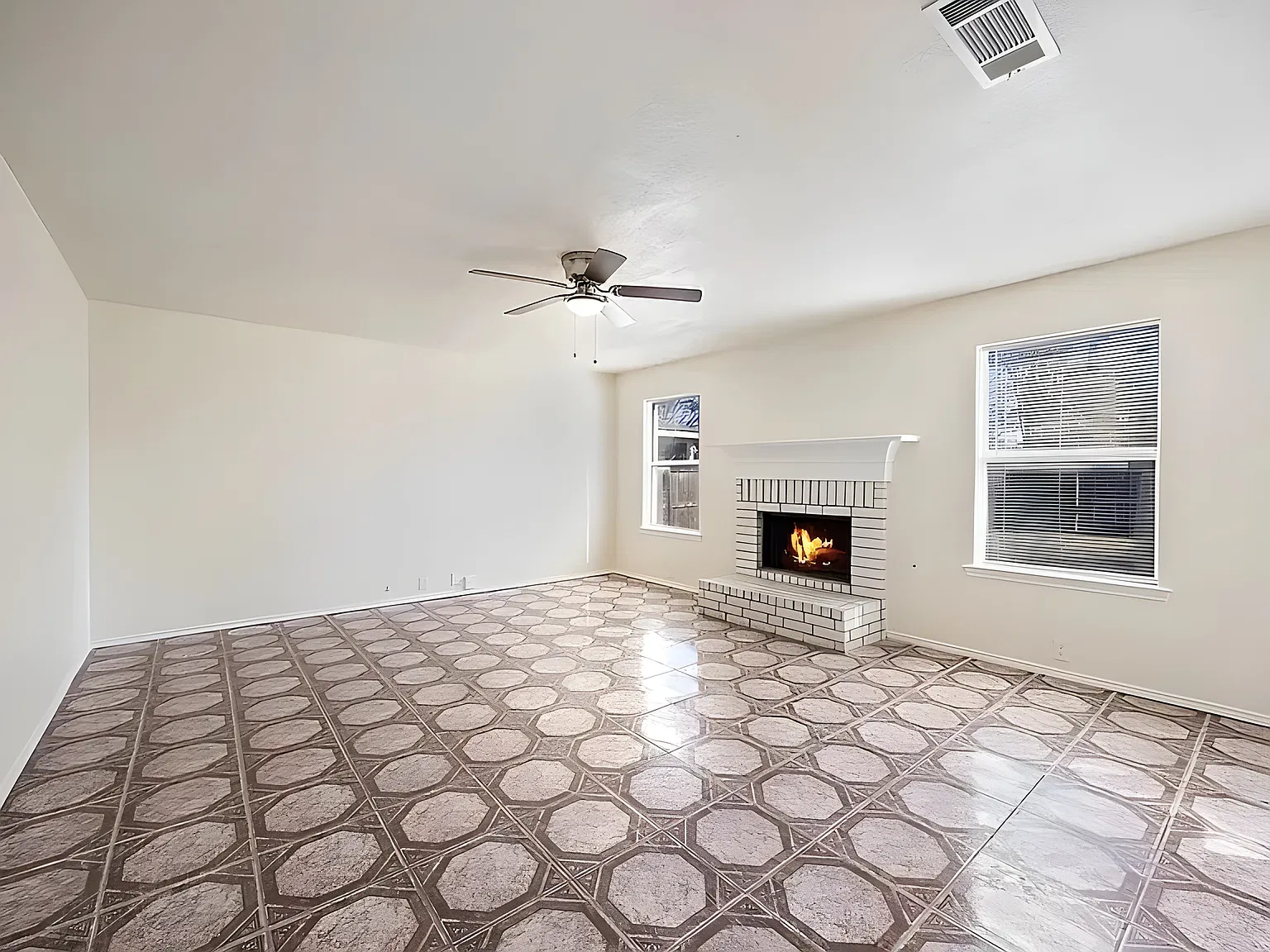 4 bed, 2180 sqft, $2,350 — Photo 3