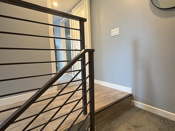 4th image of 802 Ostend Ct