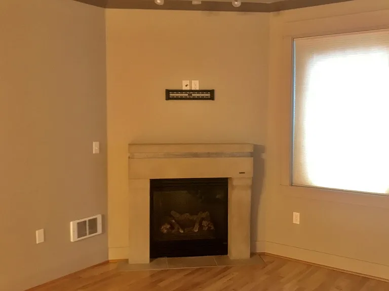 18609 SE Newport Way #101 — Photo 14