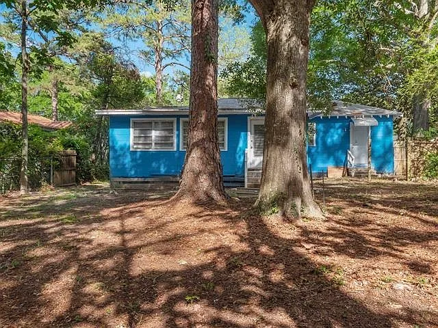 2 bed, 976 sqft, $1,600 — Photo 2