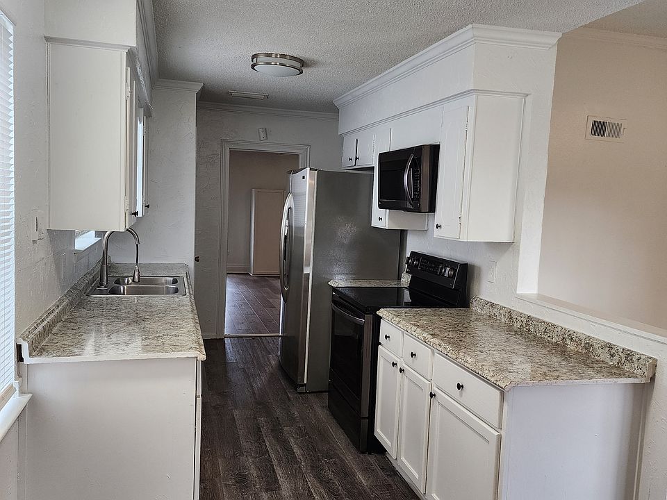1st image of 606 White Dr