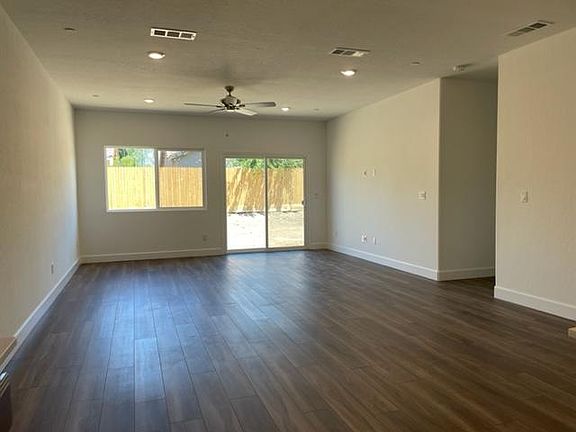 5th image of 338 N Laverne Ave