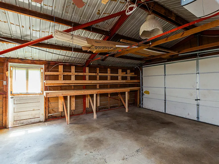 Optional garage rental. 19.5' x 19.5' available combined or separate from house.