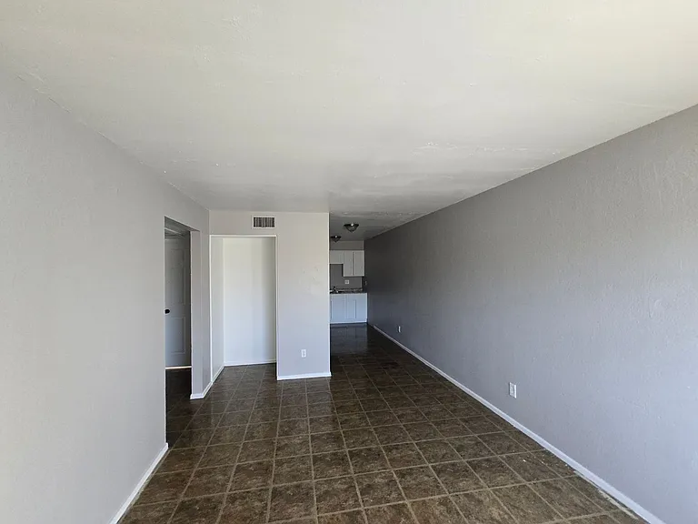 2302 & 2304 E Broadway Rd — Photo 44