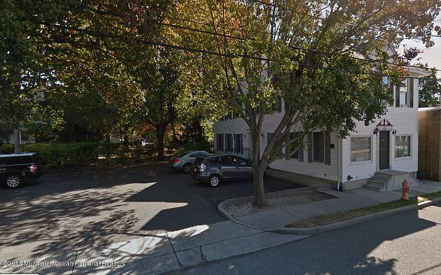 2nd image of 1141 Lincoln Sq
