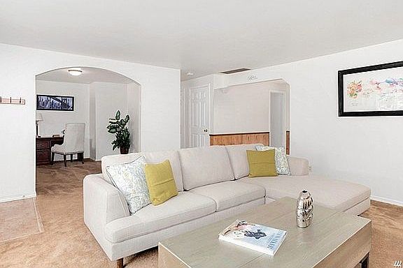 4th image of 20458 SE 159th St
