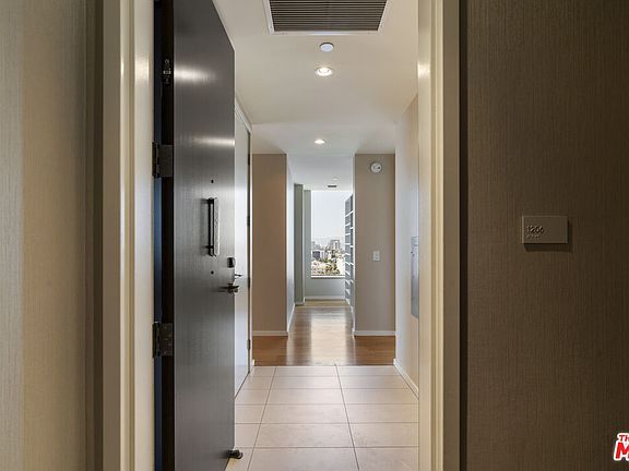 5th image of 889 Francisco St Unit 1206