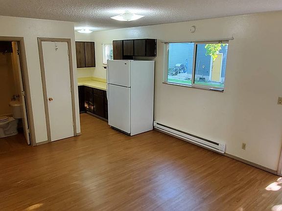 3rd image of 1128 Toole Ave #B