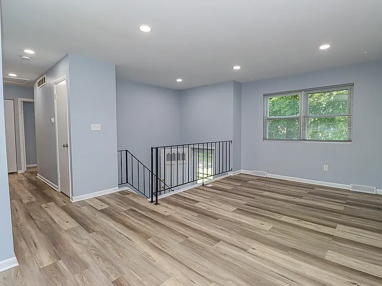 328 Benfield Rd — Photo 30