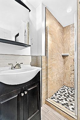 2nd image of 46 Eldridge St APT 18