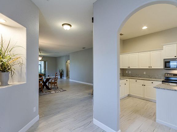 5th image of 1365 Clubhouse Dr