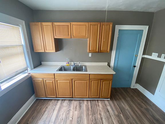 4th image of 11914 Angelus Ave