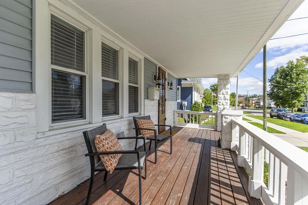721 Corby Blvd — Photo 4