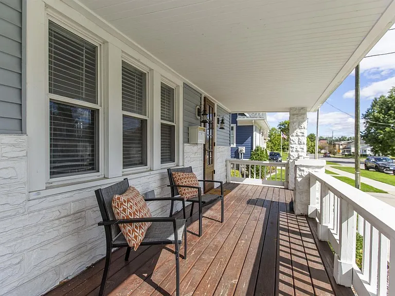 721 Corby Blvd — Photo 4