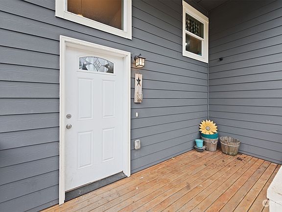 4th image of 31 E Ellinor Peak Place