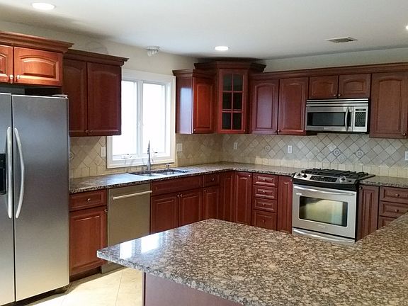 5th image of 770 Veterans Pl #C0770