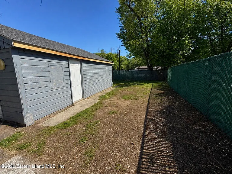 6218 Amboy Rd — Photo 23