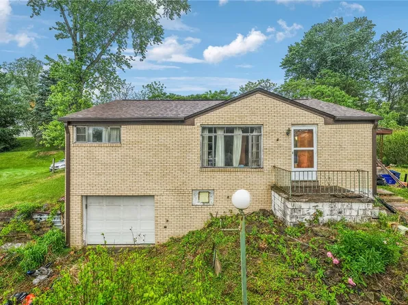 1200 Robbie Dr, North Huntingdon, PA 15642